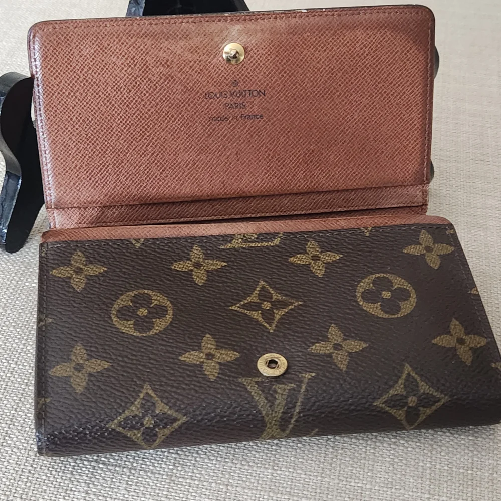 Louis Vuitton Vintage Monogram Porte Monnaie Tresor Bifold Wallet - Picture 4 of 16